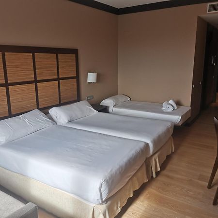 Aparthotel Attica 21 Valles Sabadell Eksteriør bilde